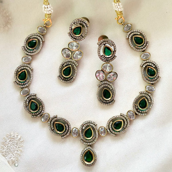 Victoria Swirl lock AD short set