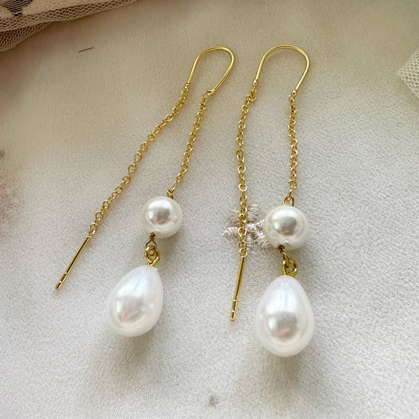 Sui-dhaga tear drop earrings