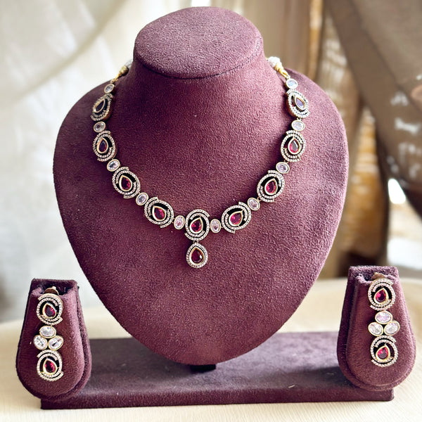 Victoria Swirl lock AD short set