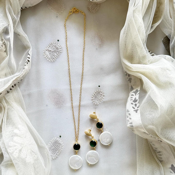 Colour pop beaten pearl neckset