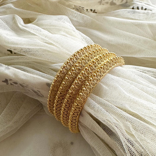 Matte pattern dot bangles - set of 4 - Adorna