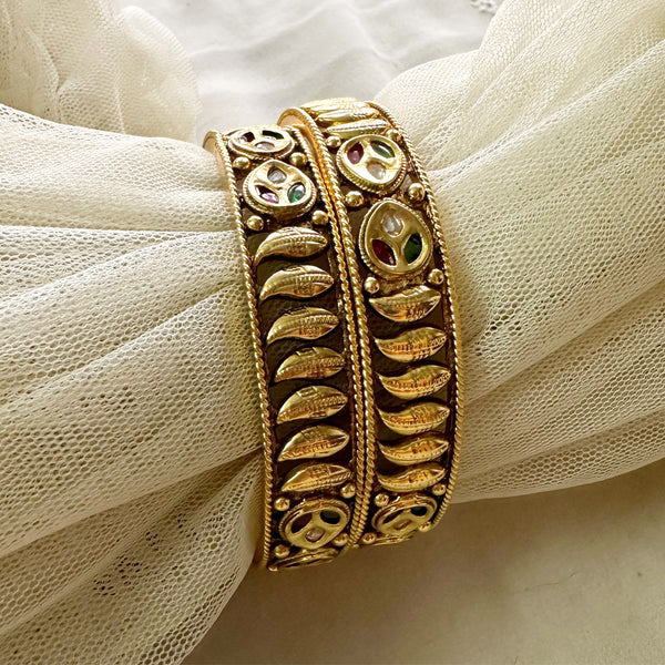 Antique Kundan Paisley ripples bangles (set of 2)