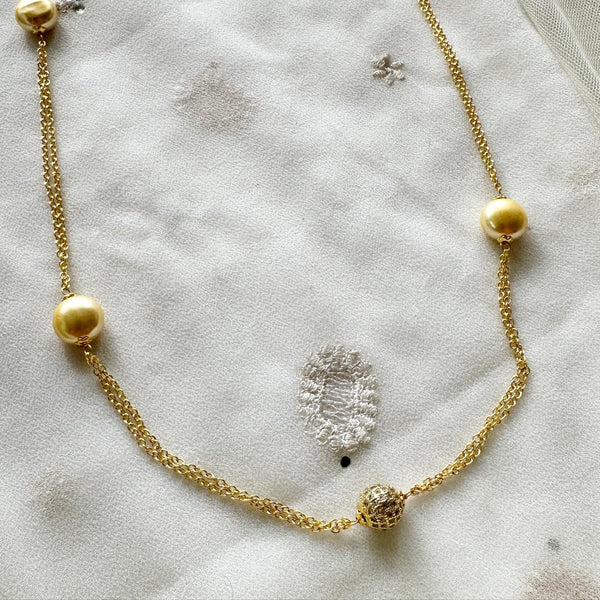 Pearl mala with sphere center - Adorna