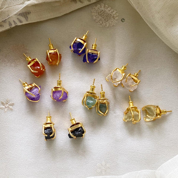 Raw stone gold clasp studs - Adorna