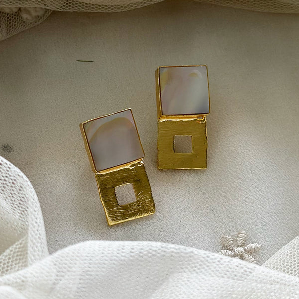 Pearl & Hollow Sqaure studs