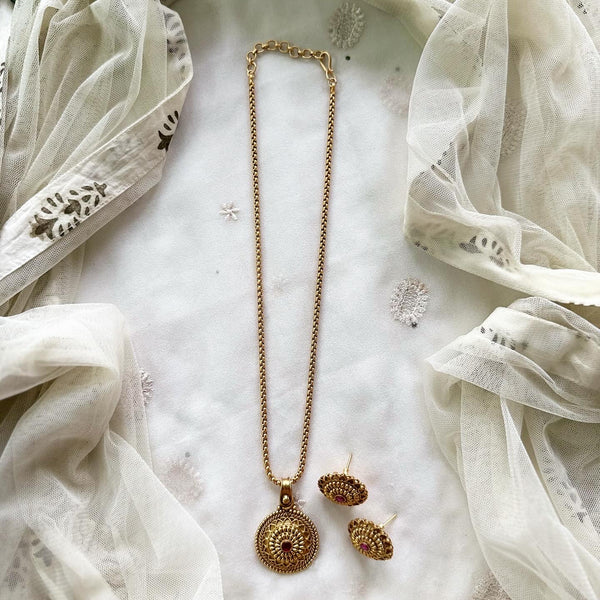 Chakra heart lace pendant short set - Adorna