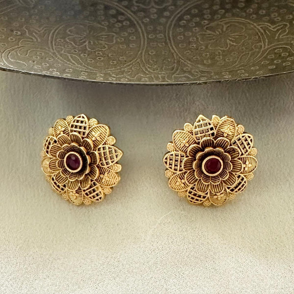 Matte flower studs - Ruby center - Adorna