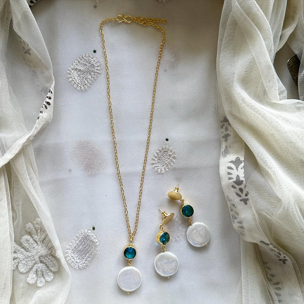 Colour pop beaten pearl neckset