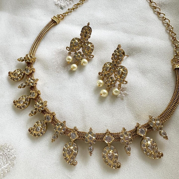 Antique Paisley spike attigai short set - Full White - Adorna