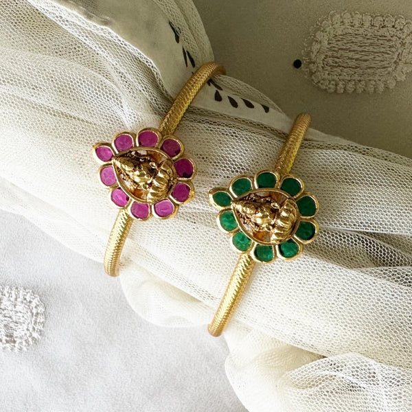 Matte Kemp Lakshmi petals Bracelet