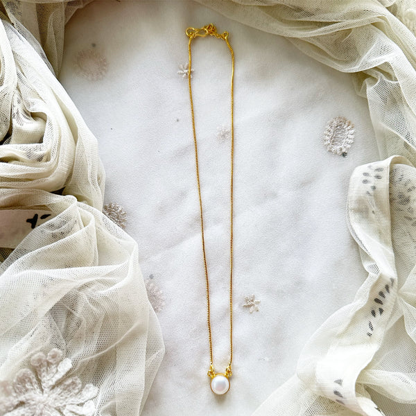 Pearl pendant neckpiece