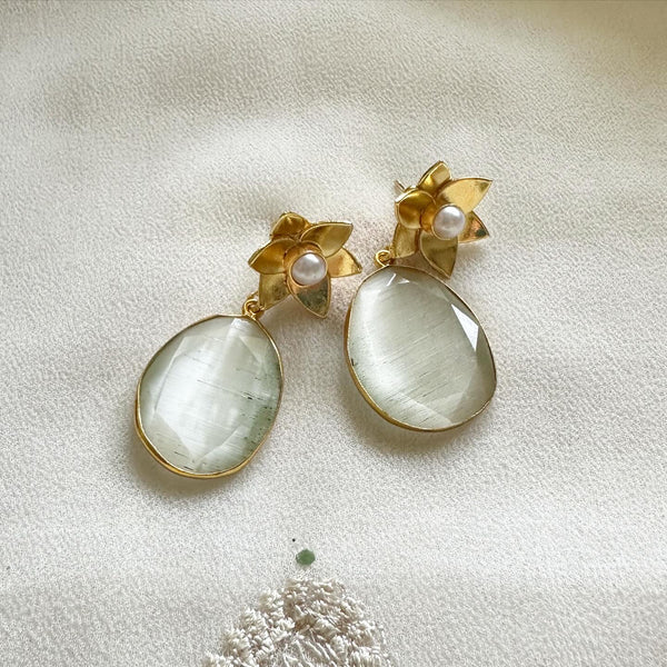 Colour stone flower tops earrings