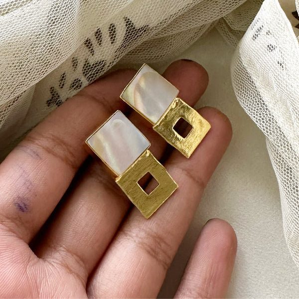 Pearl & Hollow Sqaure studs