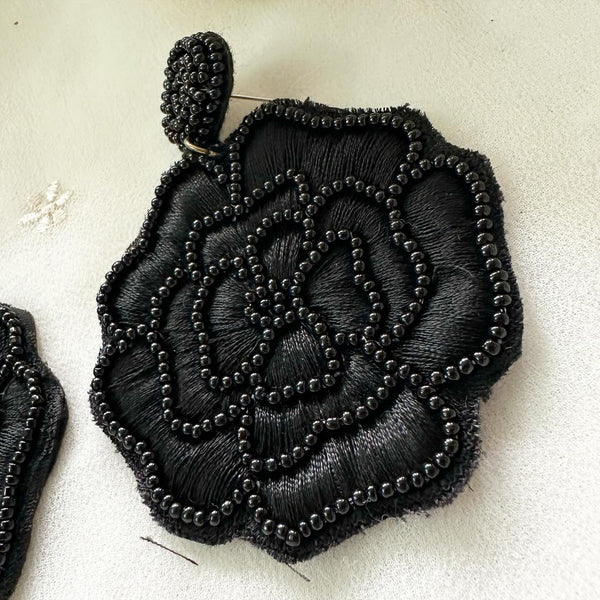 Rose Fabric earrings - Black - Adorna