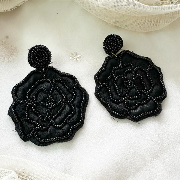 Rose Fabric earrings - Black - Adorna