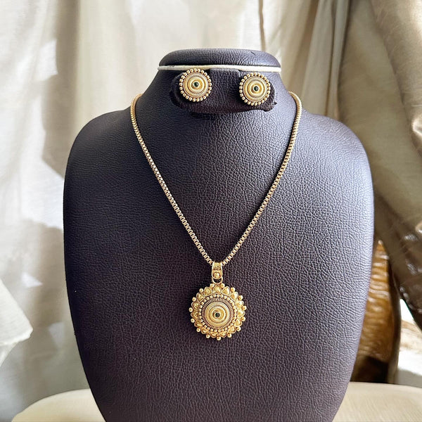 Chakra fleur pendant short set - Adorna