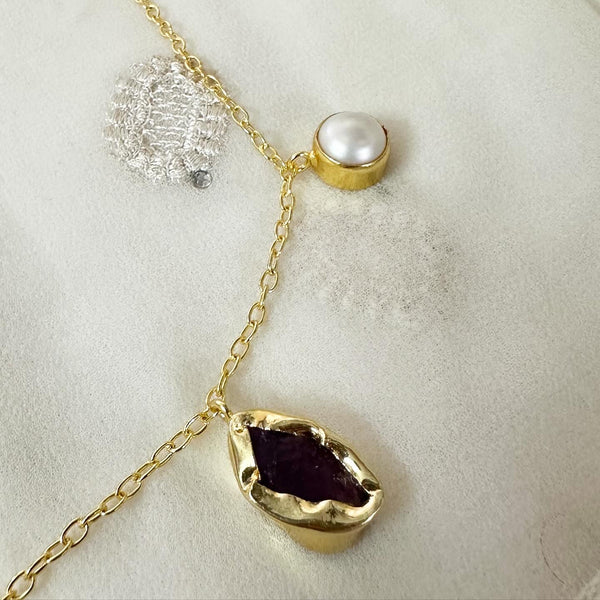 Purplish Melancholy - Raw stone & Pearl drops necklace