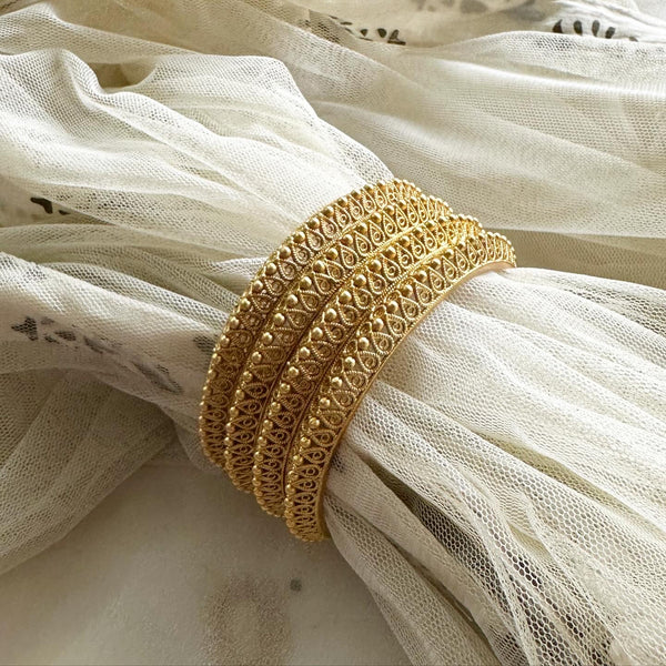 Matte pattern dot bangles - set of 4 - Adorna