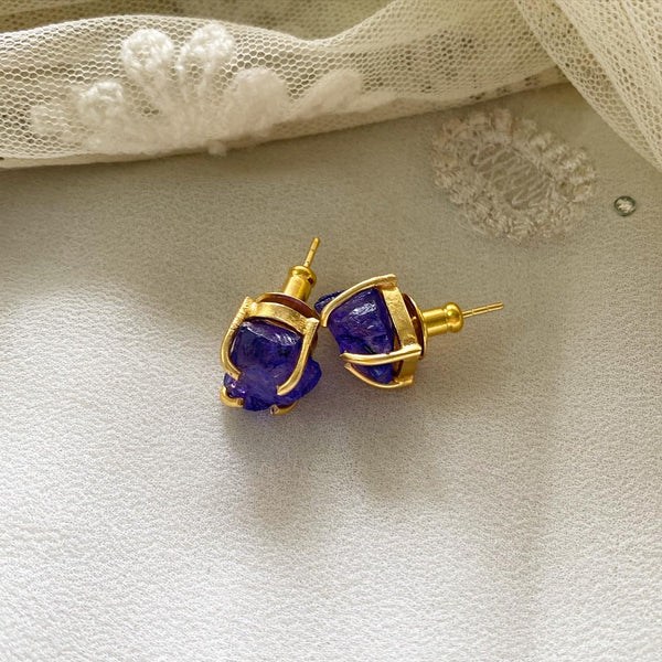 Raw stone gold clasp studs - Adorna