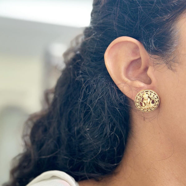 Matte Lakshmi round studs - Adorna