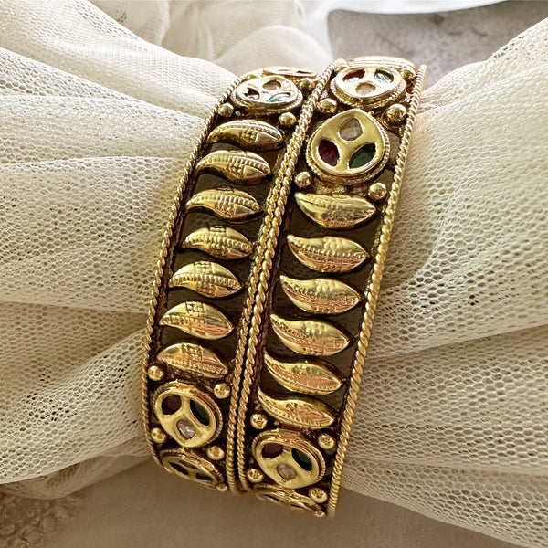 Antique Kundan Paisley ripples bangles (set of 2)