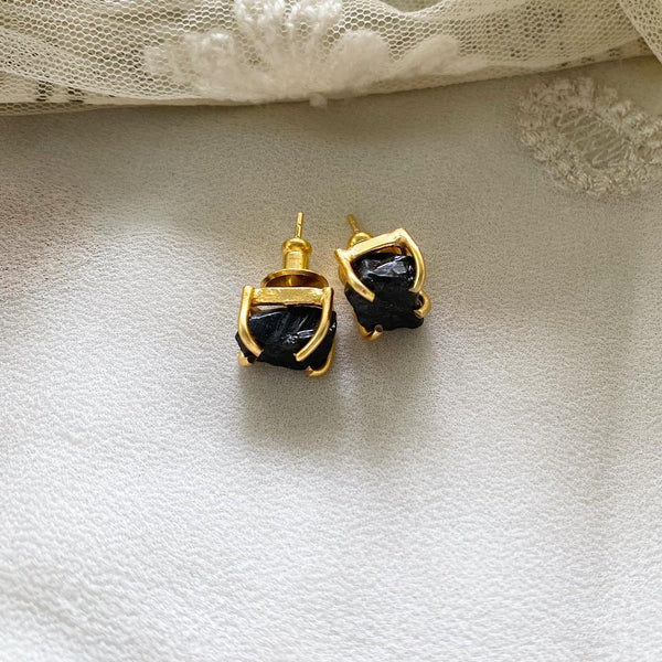 Raw stone gold clasp studs - Adorna