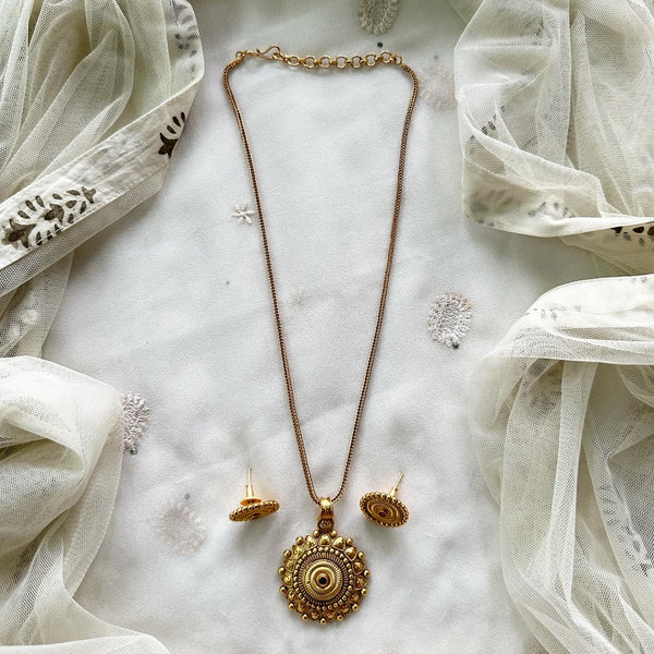 Chakra fleur pendant short set - Adorna