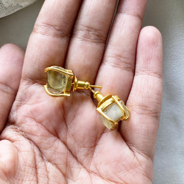 Raw stone gold clasp studs - Adorna