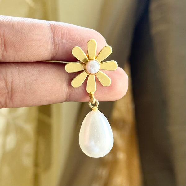 Flower power pearl drops earrings