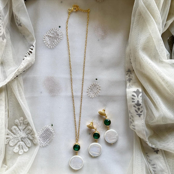 Colour pop beaten pearl neckset
