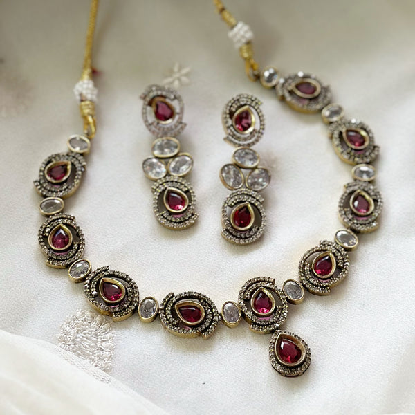 Victoria Swirl lock AD short set