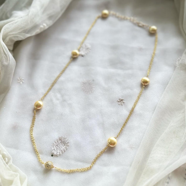 Pearl mala with sphere center - Adorna