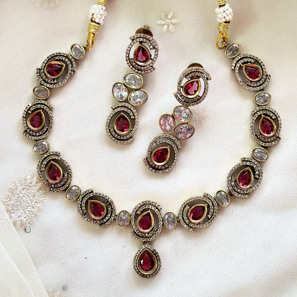 Victoria Swirl lock AD short set