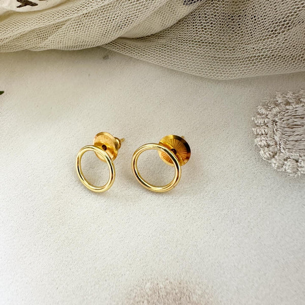 Circle studs