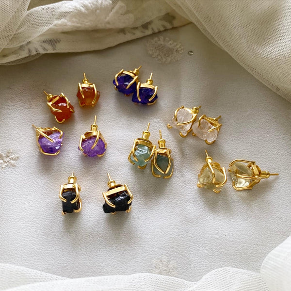 Raw stone gold clasp studs - Adorna