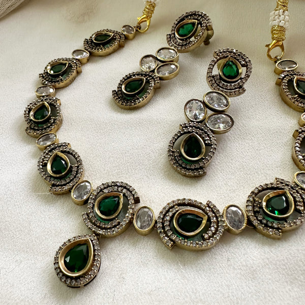 Victoria Swirl lock AD short set