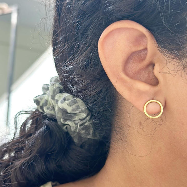 Circle studs