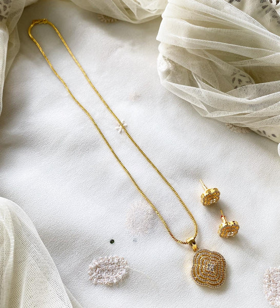 Gold AD ripples pendant set