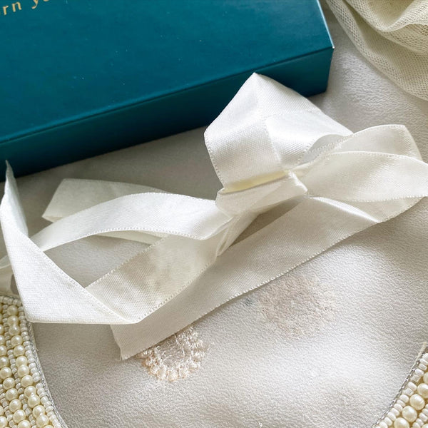 White Beaded fabric necklace - Adorna