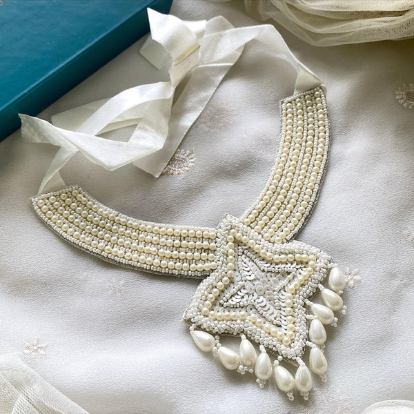 White Beaded fabric necklace - Adorna