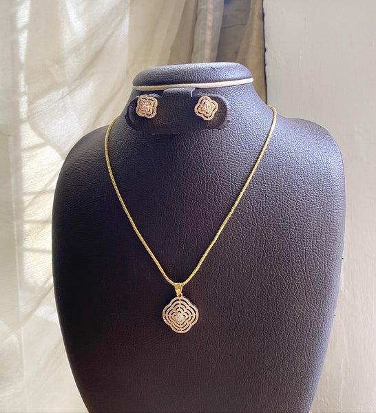 Gold AD ripples pendant set
