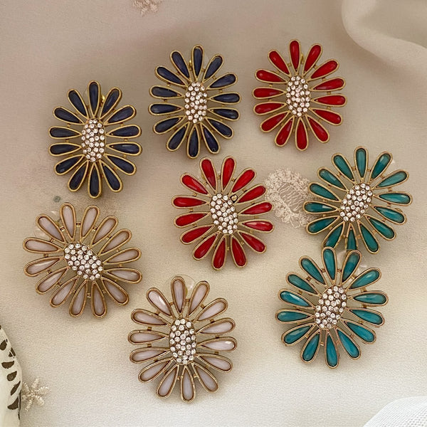 Daisy studs