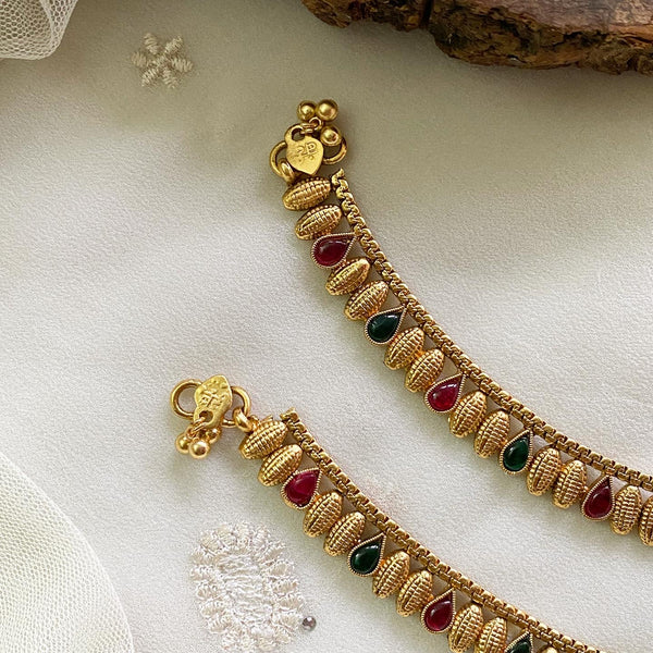 Kemp tear drop rice anklets - Adorna