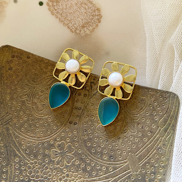 Squared Rays studs