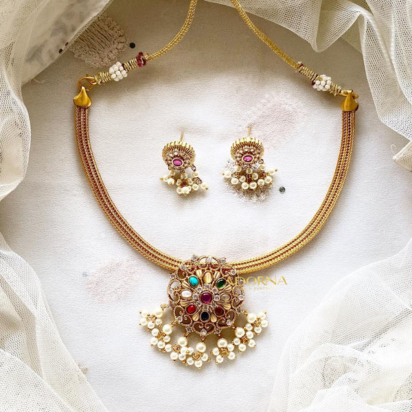 Navratna pendant mesh set - Adorna