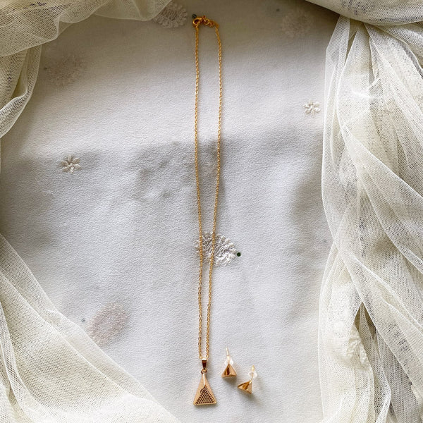 Triangle CZ neckset - Adorna