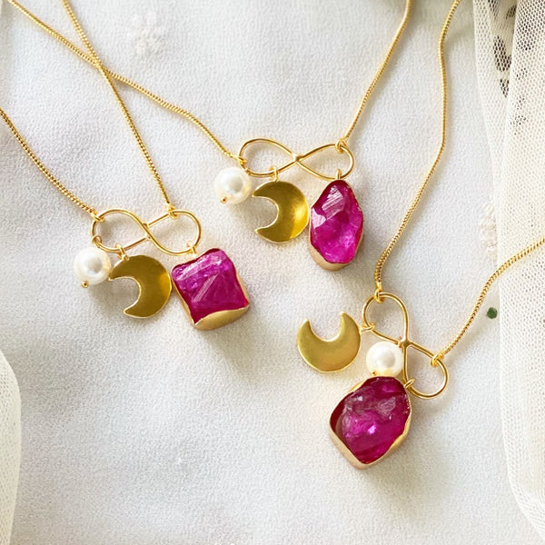 Candy Pink infinity moon necklace - Adorna