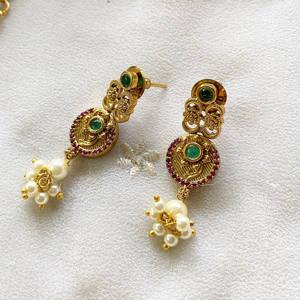 Antique matte matte pearl drops short set - Adorna