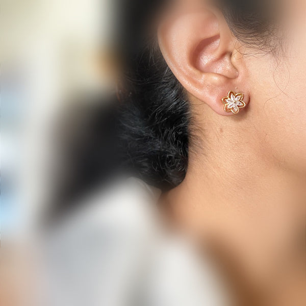 Flower border studs - Adorna