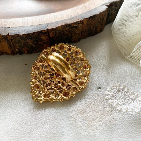 Tear drop finger ring